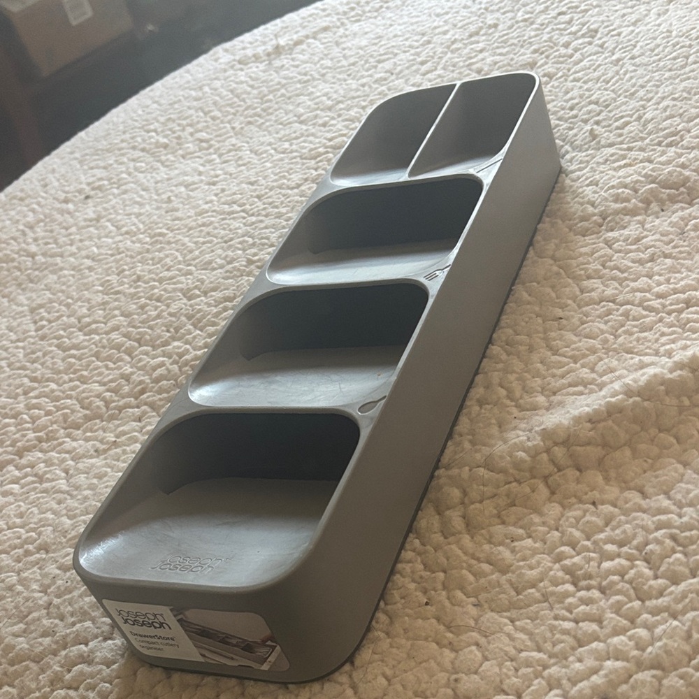 Joseph Joseph Gray  silverware Organizer